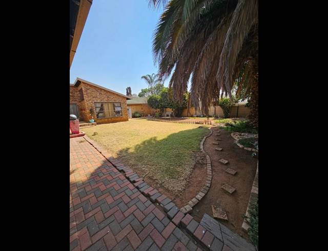 4 BEDROOM HOUSE FOR SALE IN GLEN MARAIS